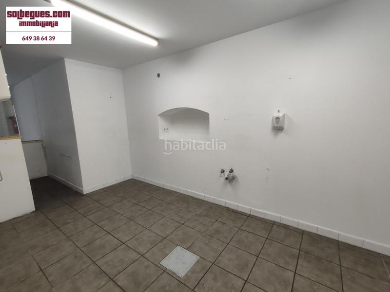 Foto 250740fe-a921-4dc6-9372-b7d5a2e63765. Local comercial centro local en zona peatonal en Begues