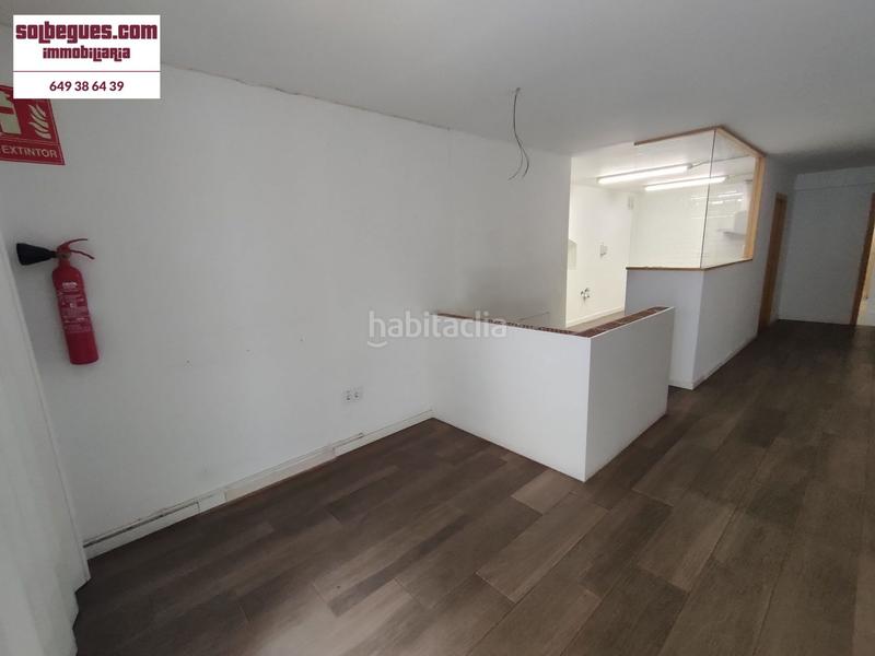 Foto c7f1bd23-04a4-4df3-a528-e2ac1a6c56ea. Local comercial centro local en zona peatonal en Begues