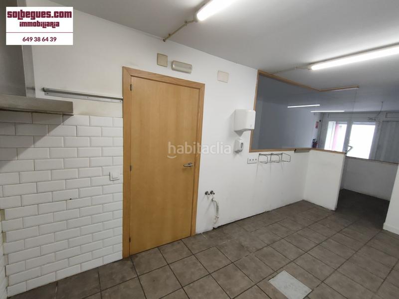 Foto fc4a9647-2383-47f1-8129-574736f3aa3a. Local comercial centro local en zona peatonal en Begues