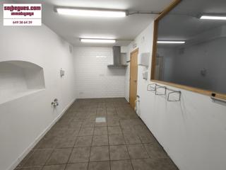 Local Comercial a Begues. Begues centro  local en zona peatonal