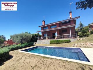 Casa en Begues. Begues magnifica vivienda de obra vista y piscina