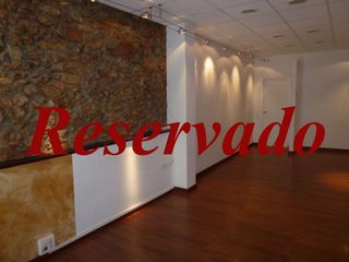 Lloguer Local Comercial  Major. Begues centro. local diafano en perfecto estado