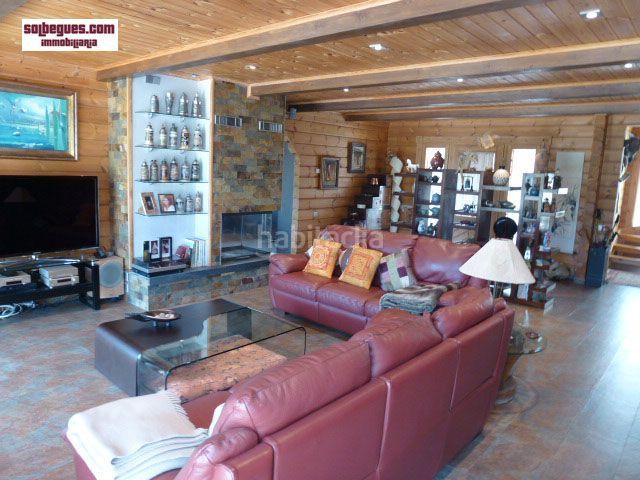 Foto 4524931b-befe-4862-a553-a53646641058. Casa amb calefacció aparcament piscina a Begues