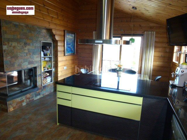 Foto c5ba097e-8dc8-4916-b18a-03419d2d417b. Casa amb calefacció aparcament piscina a Begues