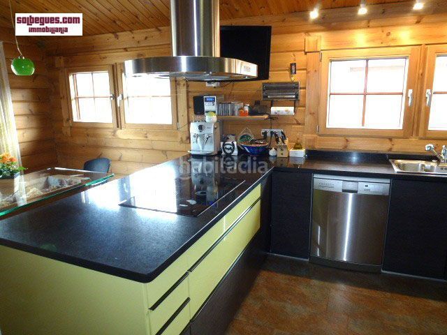 Foto f973ba31-8351-4421-a133-7eeb1f74f3b8. Casa amb calefacció aparcament piscina a Begues