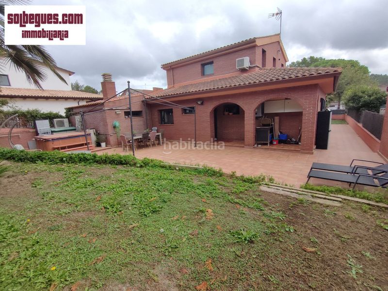 Foto 79a10ec9-cbf7-49e9-8d02-de1c6f5b6638. Casa amb calefacció a Begues