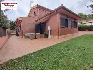 Casa a Begues. Begues casa obra vista comoda y luminosa en perfecto estado