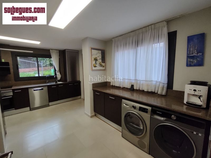 Foto e401cda1-5083-478e-8b1f-415fe7acd67e. Casa amb calefacció a Begues