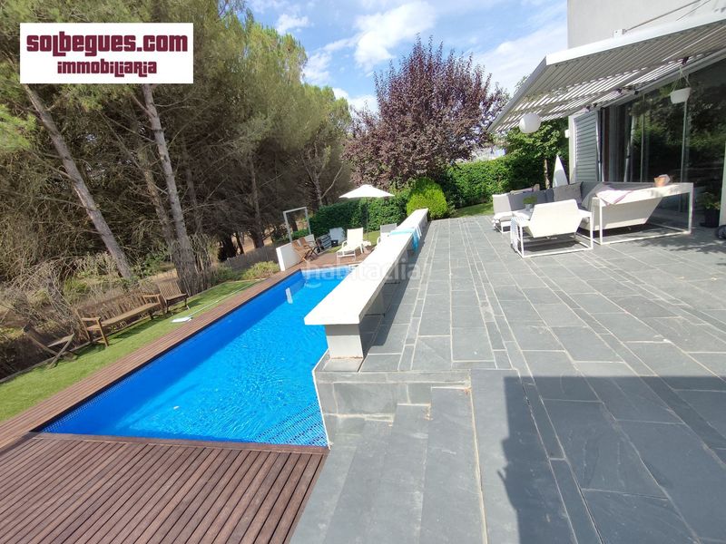 Foto 1490c67d-87eb-419c-b951-bb813fa93a9f. Casa amb calefacció aparcament piscina a Begues