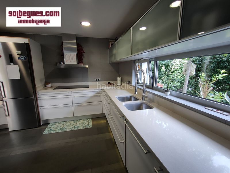 Foto 54bc2e2b-9c55-4d0c-977f-f96448821f5f. Casa amb calefacció aparcament piscina a Begues