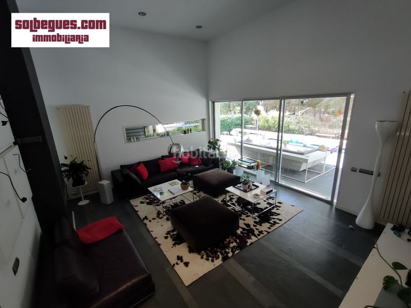 Foto 75b4863f-2dcd-416f-9617-f5a31319b384. Casa amb calefacció aparcament piscina a Begues