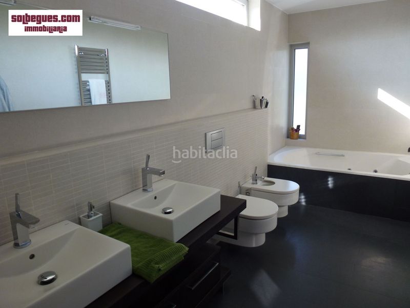Foto c4bb49e3-dcd2-442c-a567-6f445619b707. Casa amb calefacció aparcament piscina a Begues