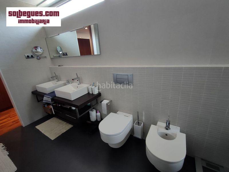 Foto c96a5e33-9ebe-40e9-a074-4d32542df986. Casa amb calefacció aparcament piscina a Begues