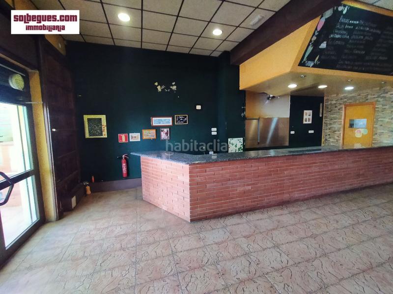 Foto 01b90f0b-128f-4f50-bd4f-6a5db36ebf12. Alquiler local comercial centro local diafano con salida humos terraza en Begues