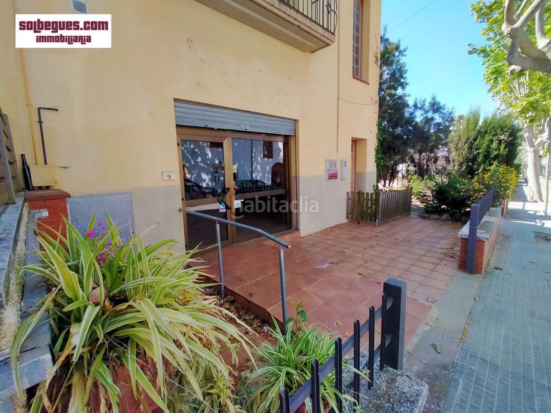 Foto 5f6141a5-177b-41c0-b5c8-6a39153e58ca. Alquiler local comercial centro local diafano con salida humos terraza en Begues