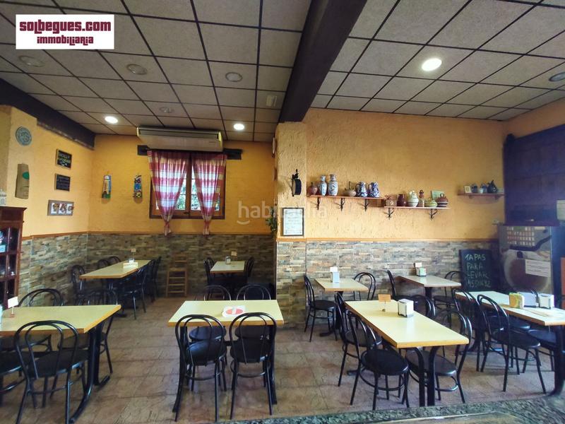 Foto 73a90471-d00d-4f65-b0e9-243c4152d848. Alquiler local comercial centro local diafano con salida humos terraza en Begues