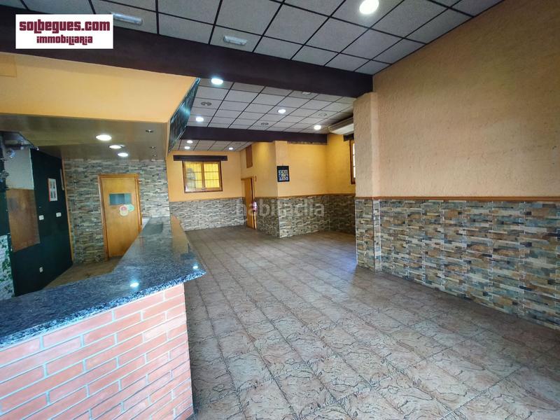 Foto 8562d76f-2591-4b6f-b640-b339e943cd97. Alquiler local comercial centro local diafano con salida humos terraza en Begues