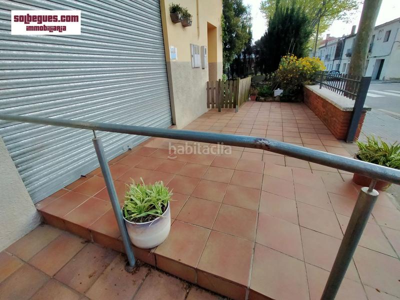 Foto 9f721ddf-e3b3-4a93-b491-646f31b64db7. Alquiler local comercial centro local diafano con salida humos terraza en Begues