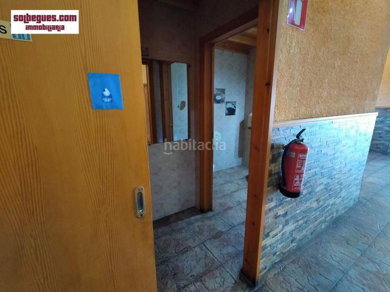 Foto b0856d85-19b6-434e-b31a-2479802ccead. Alquiler local comercial centro local diafano con salida humos terraza en Begues