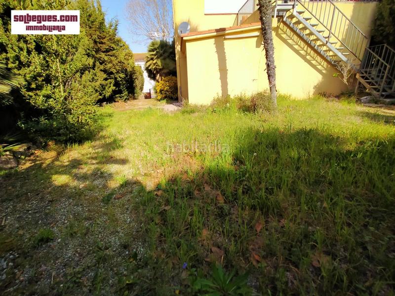 Foto c4144c8d-bc3a-4f94-b995-cab64fcb7d8a. Alquiler local comercial centro local diafano con salida humos terraza en Begues