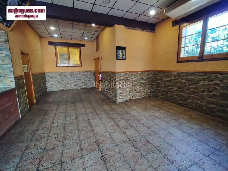 Foto eba40537-6c88-43fb-b5e6-99dea49119e0. Alquiler local comercial centro local diafano con salida humos terraza en Begues