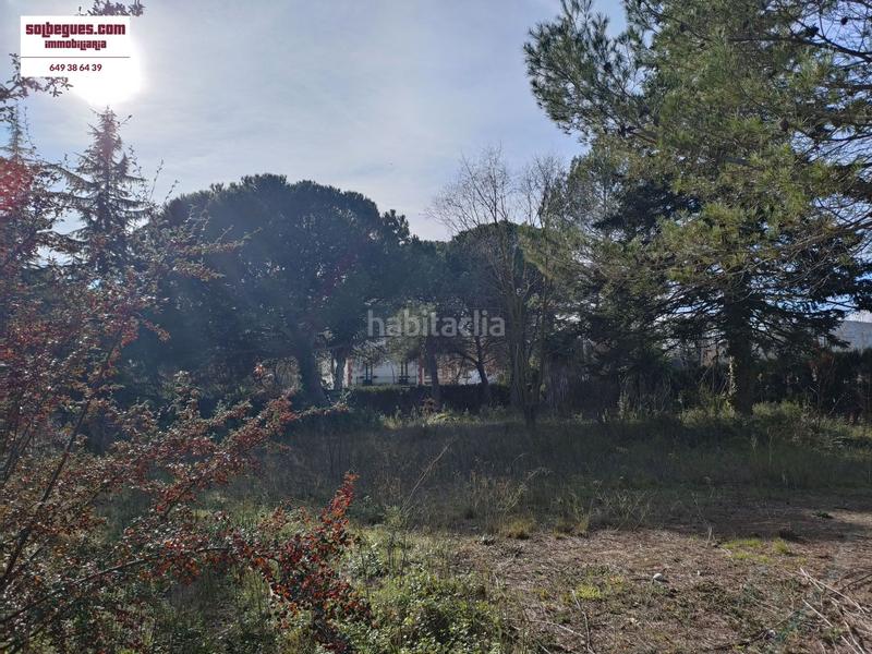 Foto 34645da1-6cfb-4ed9-bb11-a21765f49f7a. Terreno residencial centro amplio terreno esquinero en Begues
