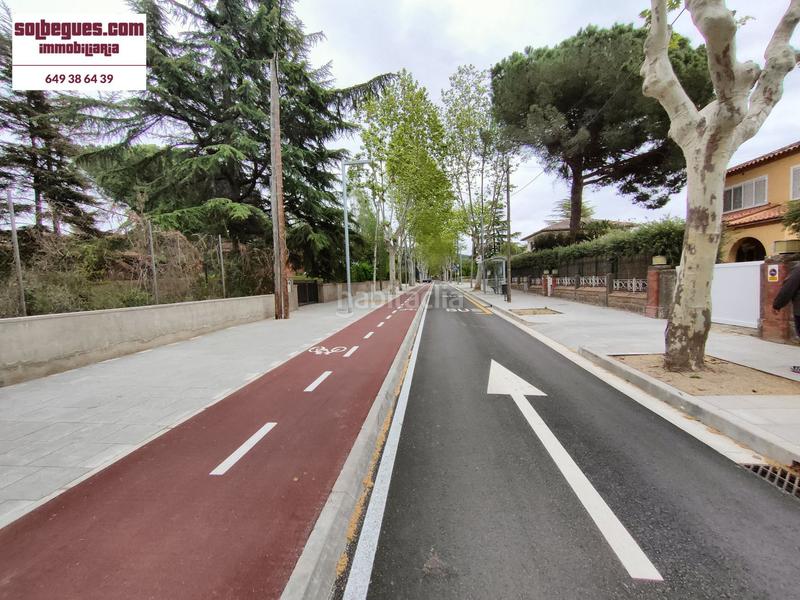 Foto 4160b9bb-4772-4962-bb51-09e56db4d92e. Terreno residencial centro amplio terreno esquinero en Begues