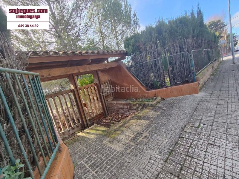 Foto ec1633a6-5045-4ed1-9b89-c8cbdafeb2f0. Terreno residencial centro amplio terreno esquinero en Begues