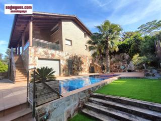 Miete Haus in Begues. Begues casa obra vista amplia con piscina