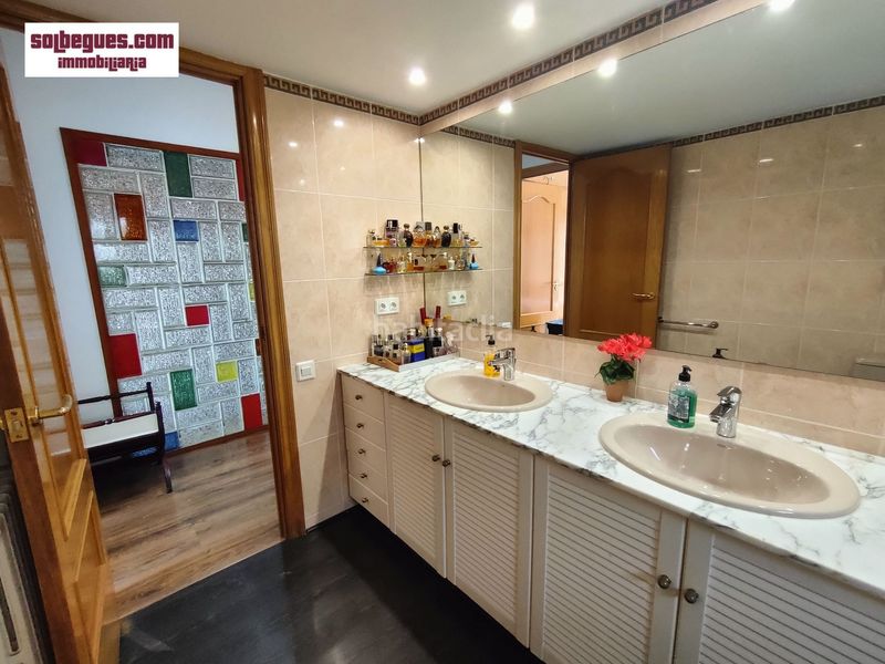 Foto 2bd37c0a-bc4f-4857-8eff-72372d098b93. Casa amb calefacció aparcament piscina a Begues