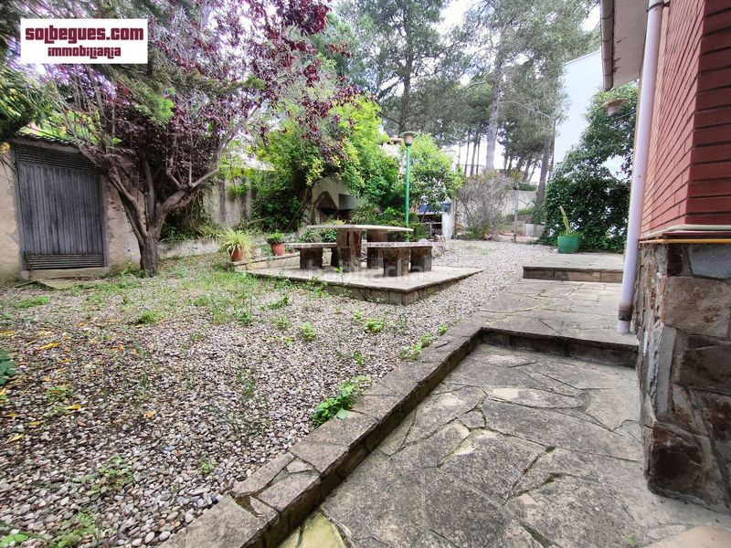 Foto 32f79686-320d-4a11-ad9c-04f45ff081e0. Casa amb calefacció aparcament piscina a Begues
