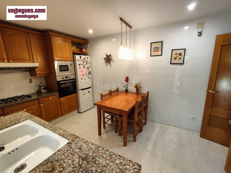 Foto 6430e3ee-2b08-4597-8a89-200f7bbce144. Casa amb calefacció aparcament piscina a Begues