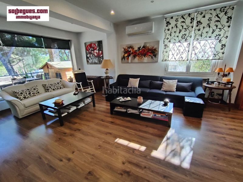 Foto 7d6aff16-7b6d-4fff-af3e-7fcce4fece5b. Casa amb calefacció aparcament piscina a Begues