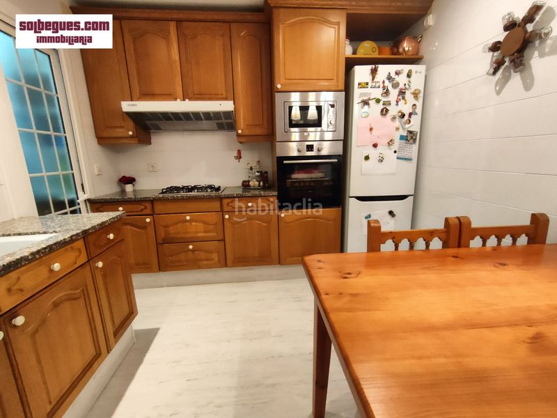 Foto b9a75209-8a54-4e61-be01-0ffcd68bd490. Casa amb calefacció aparcament piscina a Begues