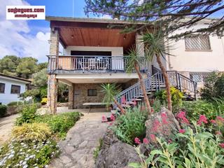 Casa a Begues. Begues casa individual piscina comoda luminosa