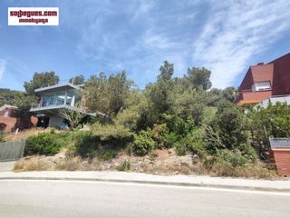 Terreno residencial en Turia 34. Begues parc. terreno con magnificas vistas