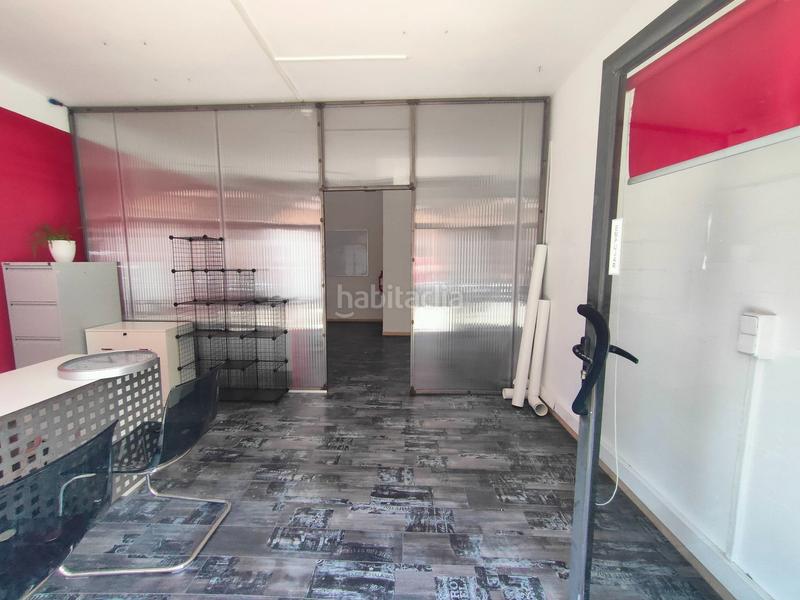 Foto 8a45ccec-1e2b-4660-ab0d-99c38bb34a81. Location local commercial dans Begues