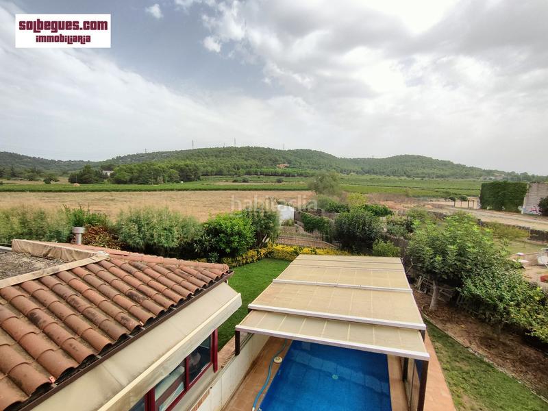 Foto 0d31d784-53ab-424c-8b5b-cb0acd2f8922. Casa can sadurni. comoda casa de obra vista con piscina y amplio jardín intimo en Begues