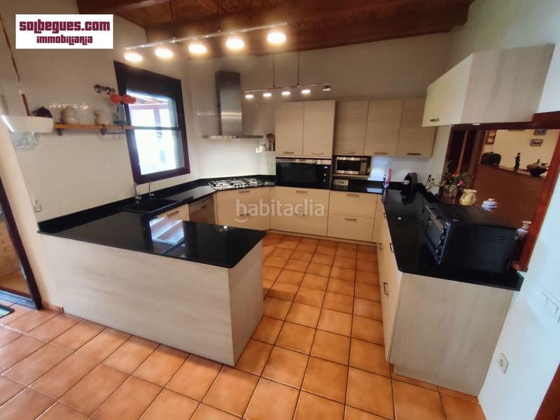 Foto 237ad1c5-7b7e-4d00-ac0a-1f4dc124a920. Casa can sadurni. comoda casa de obra vista con piscina y amplio jardín intimo en Begues