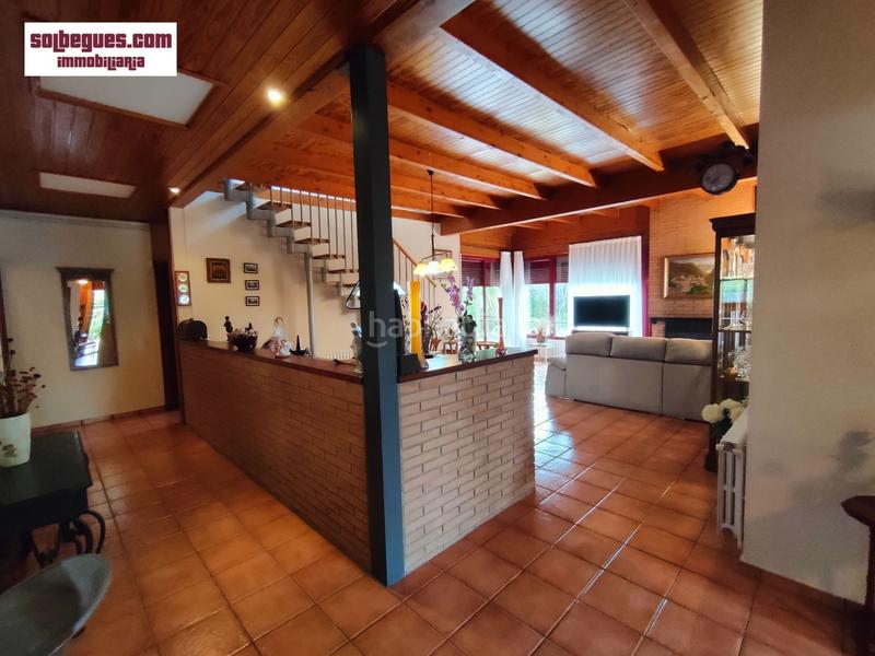 Foto 23f3f57b-d34d-4e1e-afdc-5409bcbbd46a. Casa can sadurni. comoda casa de obra vista con piscina y amplio jardín intimo en Begues