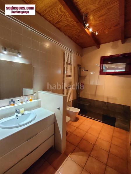 Foto 42b39d5a-53ea-4ccb-b83e-6530c9737465. Casa can sadurni. comoda casa de obra vista con piscina y amplio jardín intimo en Begues