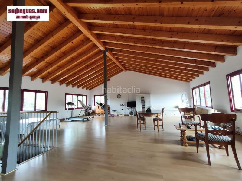 Foto 71b8bd68-9042-44b3-adf2-638bf68b72ec. Casa can sadurni. comoda casa de obra vista con piscina y amplio jardín intimo en Begues