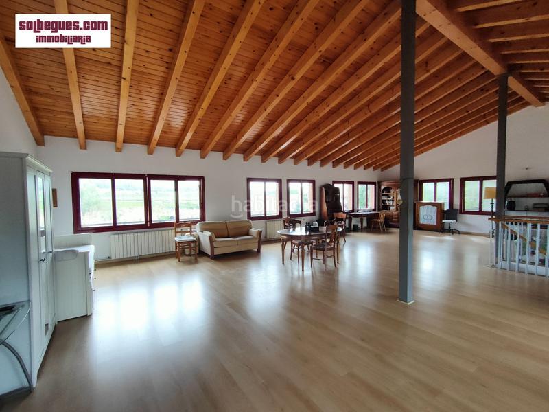Foto 803cc875-e50b-4f66-a49e-751c222728aa. Casa can sadurni. comoda casa de obra vista con piscina y amplio jardín intimo en Begues