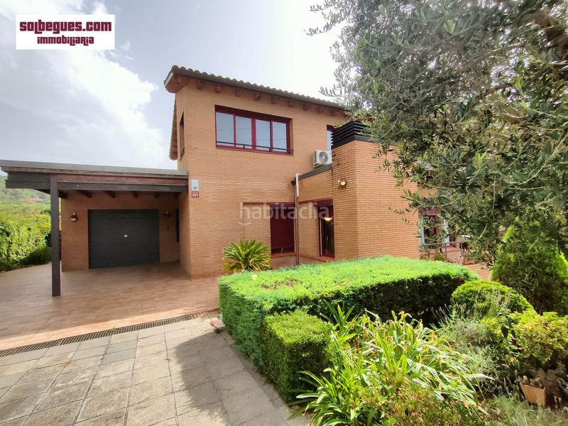 Foto 8cb4ab24-3ae8-4812-a816-743b1ea6c6d1. Casa can sadurni. comoda casa de obra vista con piscina y amplio jardín intimo en Begues