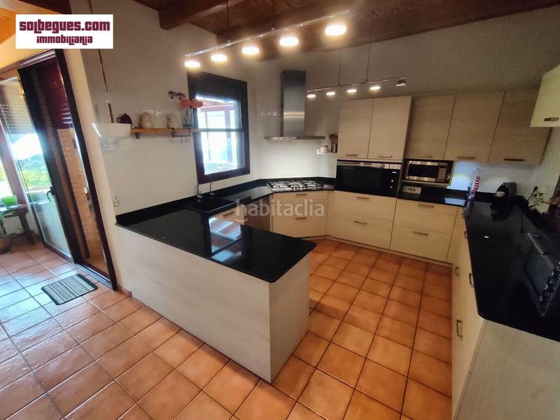 Foto d91eb69f-32e3-4a44-9183-36f326d6d771. Casa can sadurni. comoda casa de obra vista con piscina y amplio jardín intimo en Begues
