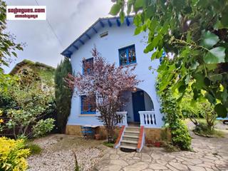 Haus in Begues. Begues centro. casa catalogada con encanto