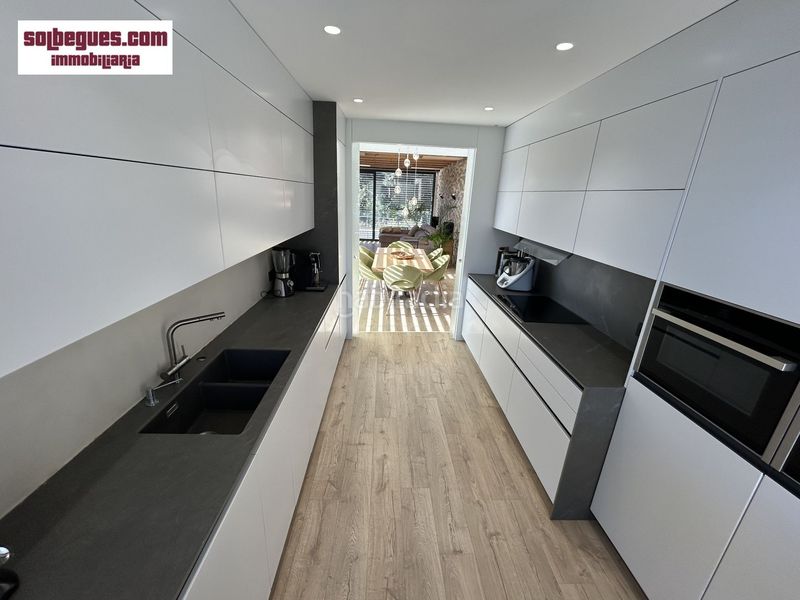 Foto 44b28fc6-f457-49dc-92d4-f1caf87481c3. Casa amb calefacció aparcament piscina a Begues