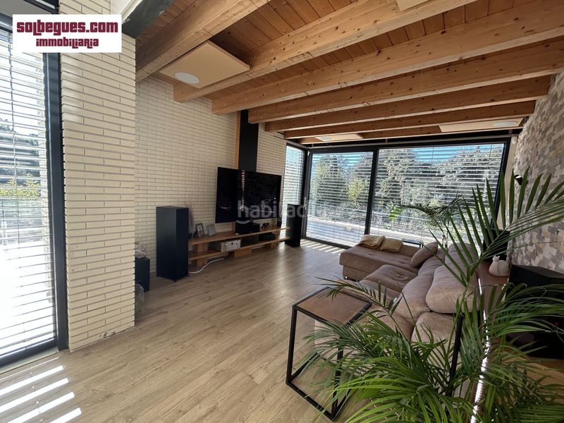 Foto 5933d1f0-0b32-43db-8c8f-5c6a3c2d08c8. Casa amb calefacció aparcament piscina a Begues