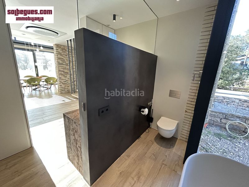 Foto 79718f64-d557-455c-ae54-ced40b2e63e3. Casa amb calefacció aparcament piscina a Begues