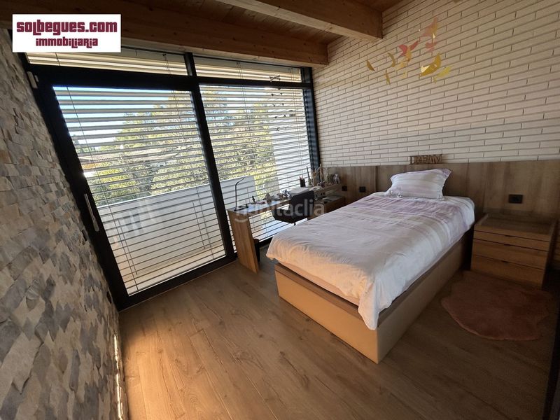 Foto a288e979-400f-4f3b-be81-1abd7a283596. Casa amb calefacció aparcament piscina a Begues